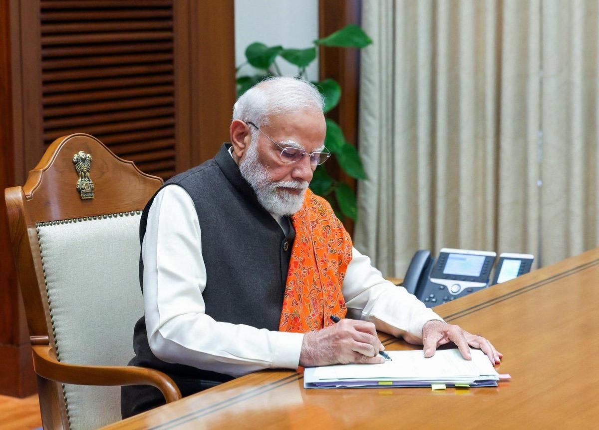 Global leaders laud Modi on historic 25-year leadership milestone
