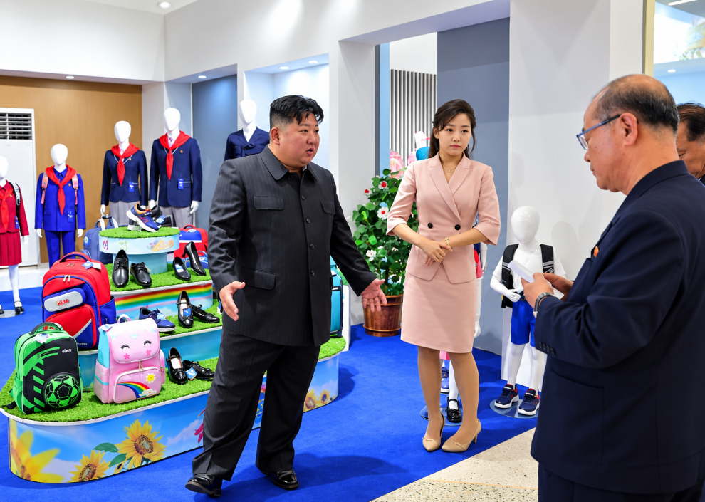 N Korea releases photos of  Kim Jong after death rumours