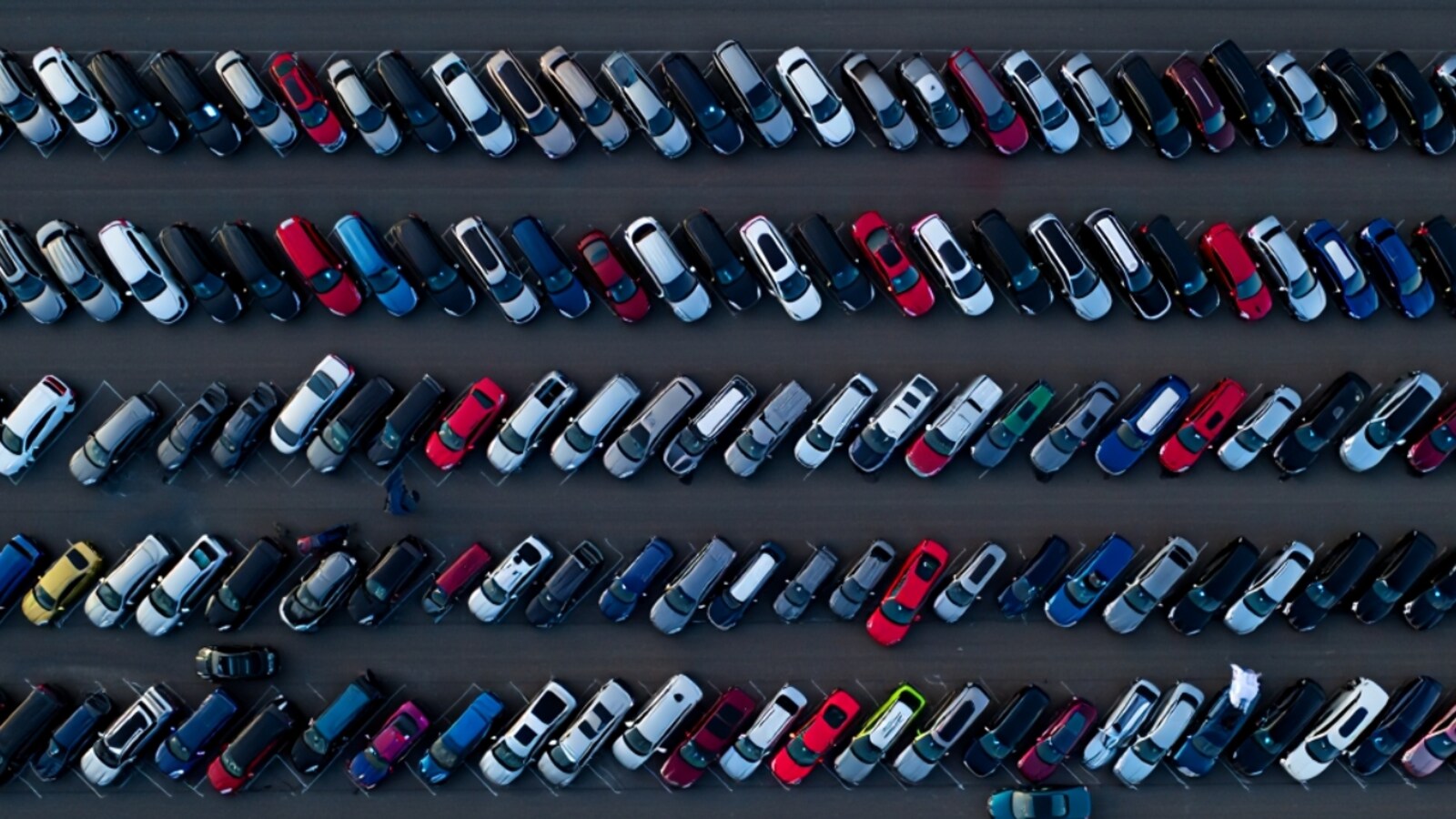 Auto sales rise 18.2% to 83.88 lakh units in Q2