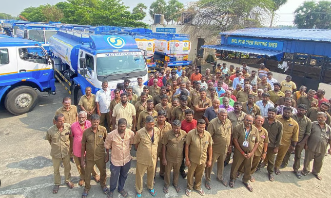 வலுக்கட்டாயமாக வெளியேற்றம் - டேங்கர் லாரிகள் திடீர் வேலைநிறுத்தம்