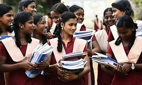 காலாண்டு விடுமுறை ஓவர்! - நாளை பள்ளிக்கு போக தயாராகுங்க!