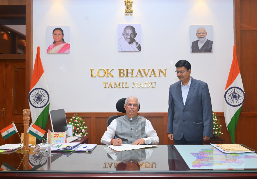 தமிழக முழுநேர ஆளுநராக ஆர்.வி.அர்லேகர் பொறுப்பேற்றார்