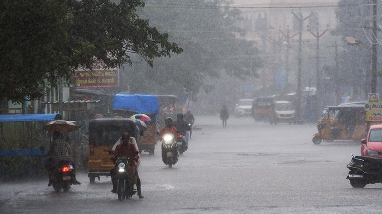 Moderate Rain: தமிழகத்தில் செப்.9 வரை மிதமான மழை பெய்யக்கூடும்!