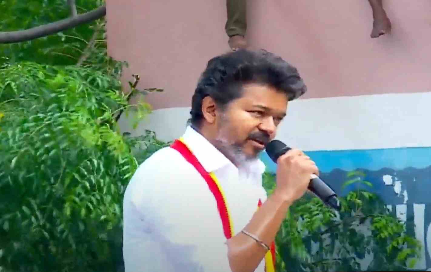 திமுகவின் வாக்குறுதிகள் என்ன ஆனது? - திருச்சியில் சரமாரி கேள்வி எழுப்பிய தமிழக வெற்றிக் கழகத் தலைவர் விஜய்!