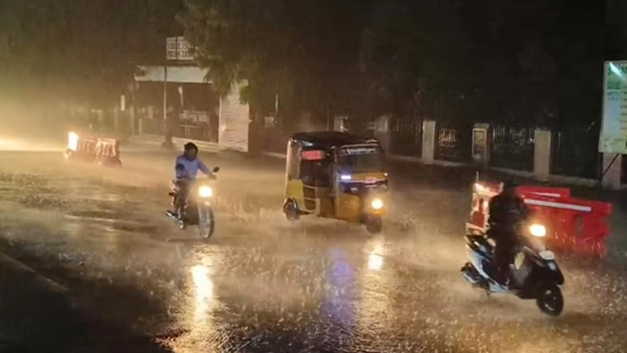 தமிழகத்தில் 11 மாவட்டங்களில்  இடியுடன் கூடிய மழைக்கு வாய்ப்பு
