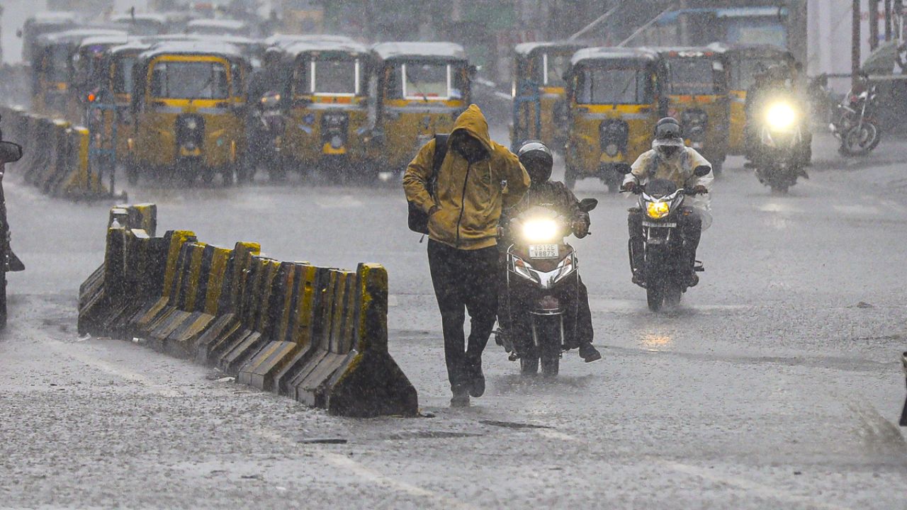 கொட்டி தீர்க்கப்போகும் கனமழை.. 5 மாவட்டங்களுக்கு எச்சரிக்கை!