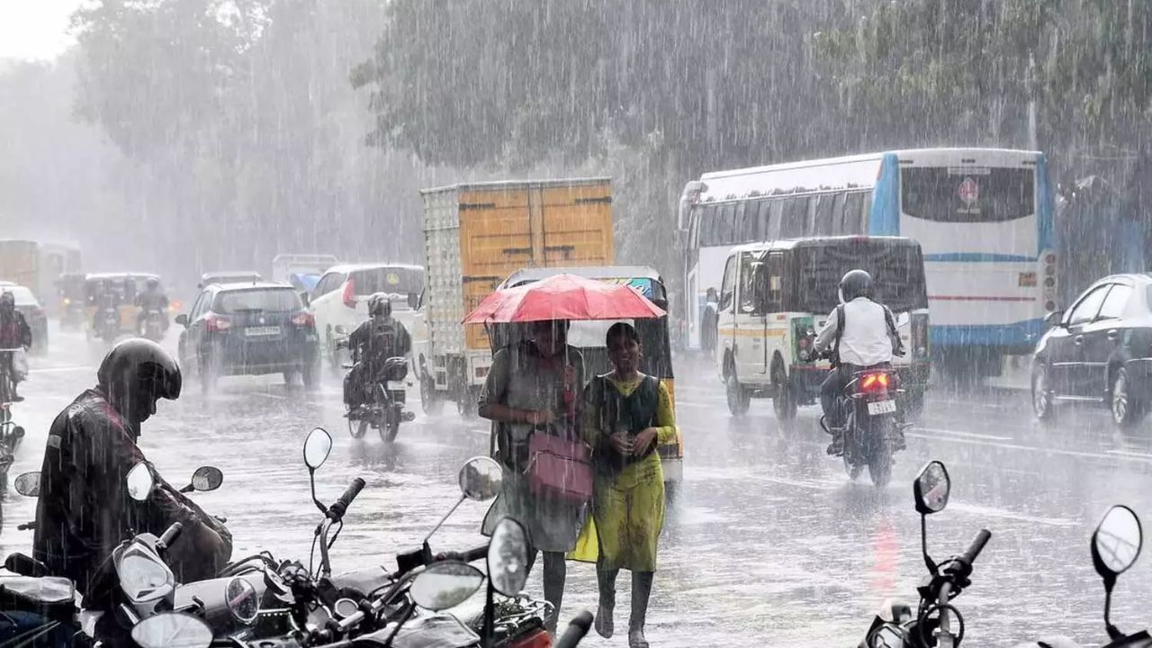 TN Weather: தமிழகத்தில் நாளை 4 மாவட்டங்களுக்கு ரெட் அலெர்ட்!