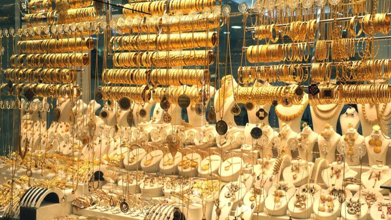 நகை பிரியர்களுக்கு ஷாக் நியூஸ்.. தங்கம் விலை அதிரடி உயர்வு!