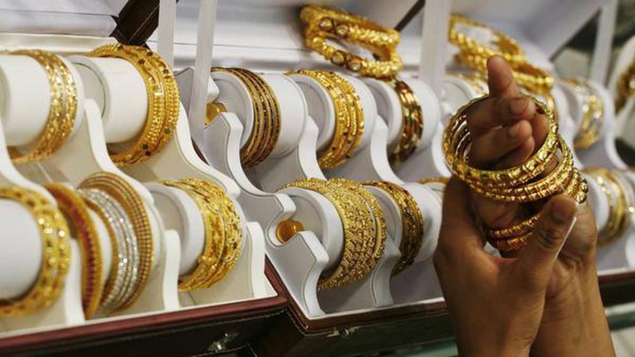 ரூ.12,000-ஐ கடந்த ஒரு கிராம் தங்கம் விலை.. வாடிக்கையாளர்கள் அதிர்ச்சி!