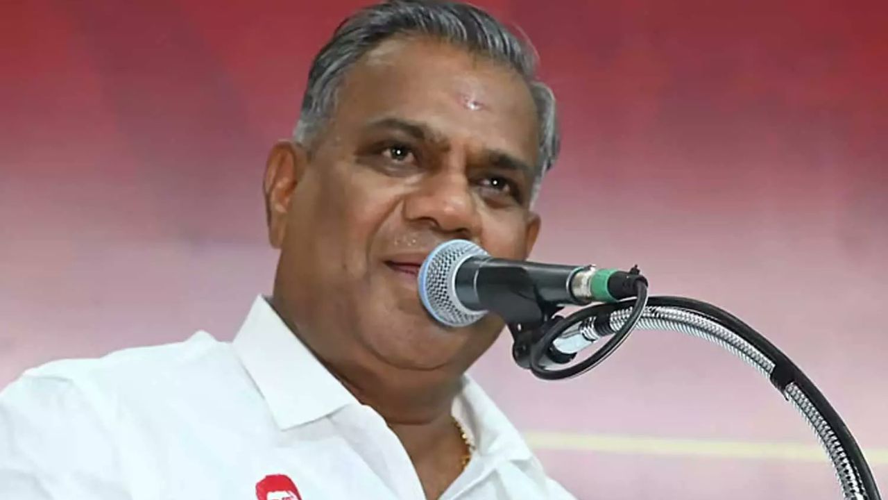 ஊடக விவாதங்களுக்குக் கட்டுப்பாடு: தவெக பொதுச்செயலாளர் என்.ஆனந்த் அதிரடி அறிவிப்பு!