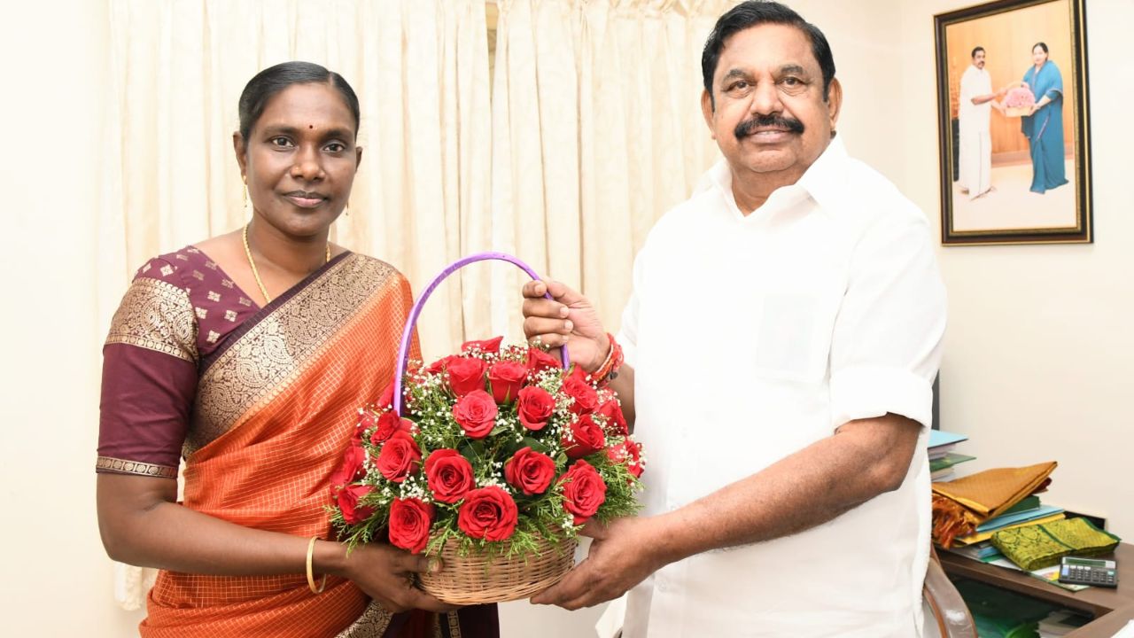 இராவணன் குடில் டூ எம்ஜிஆர் மாளிகை: அதிமுகவில் இணைந்தார் காளியம்மாள்!
