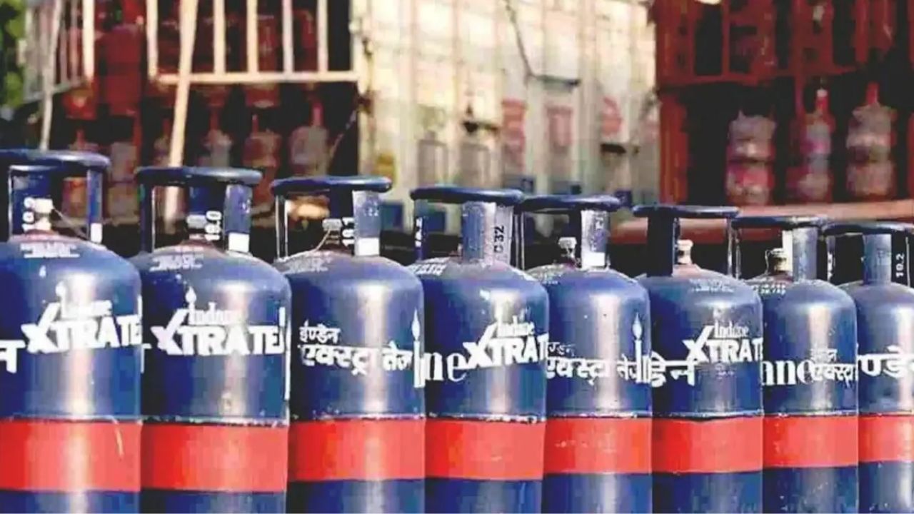 வணிக சிலிண்டர் விலை உயர்வு: ஹோட்டல் உணவுகளின் விலை அதிகரிக்கும் அபாயம்!