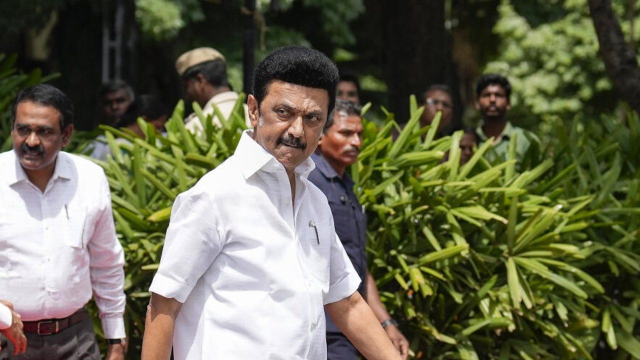 கொளத்தூரில் முதல்வர் ஸ்டாலின் தொடர் பின்னடைவு.. 3வது இடத்தில் திமுக!