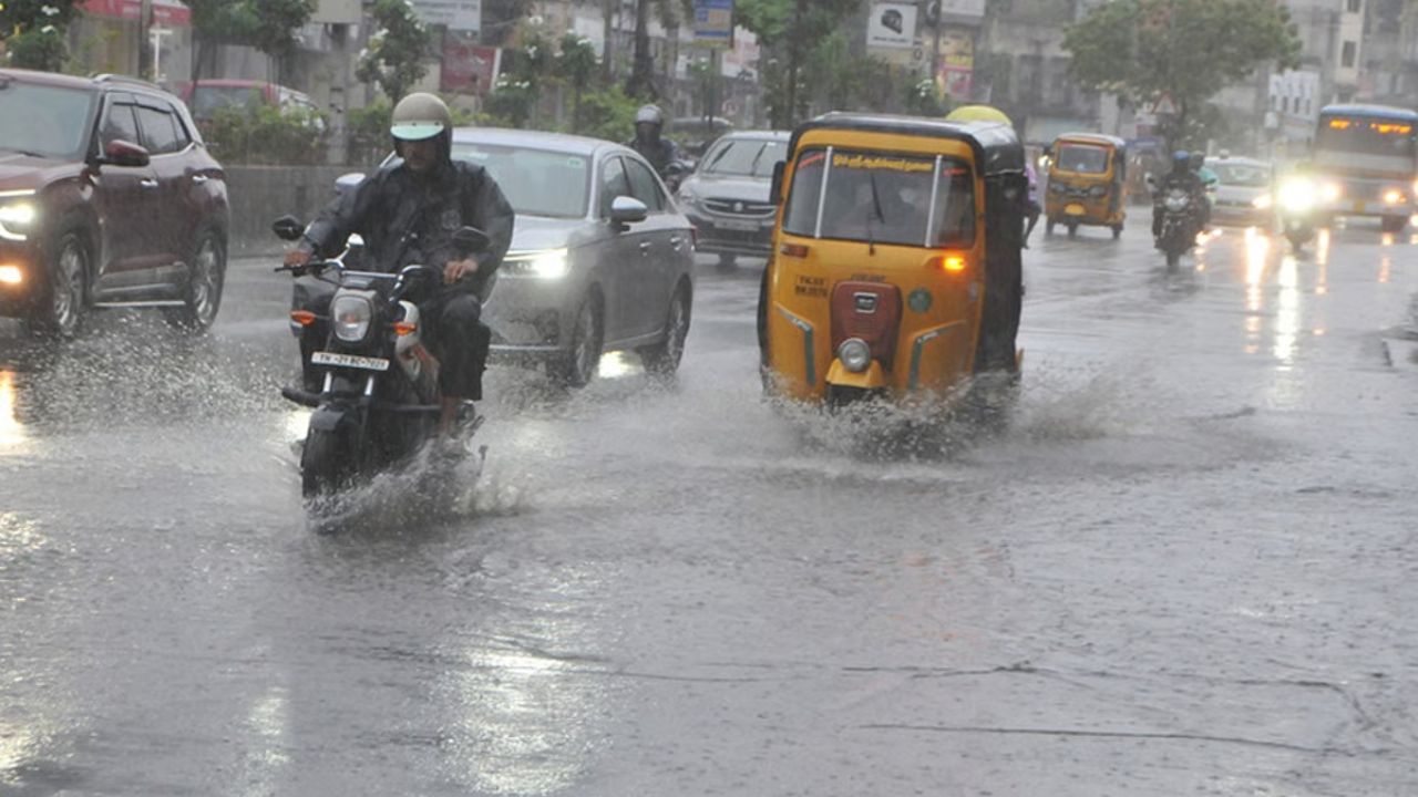 கொட்டி தீர்க்கப்போகும் கனமழை: 11 மாவட்டங்களுக்கு கனமழை எச்சரிக்கை!
