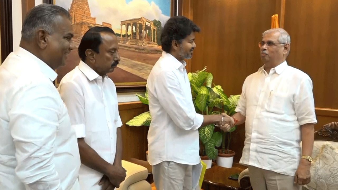 மூன்றாவது முறையாக ஆளுநரைச் சந்திக்கிறார் விஜய்: ஆட்சி அமைப்பதில் நீடிக்கும் பரபரப்பு!