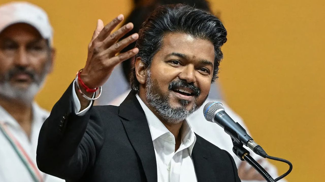 முதல்வர் விஜய் நாளை டெல்லி பயணம்.. பிரதமர் மோடி, காங்கிரஸ் தலைவர்களை சந்திக்க திட்டம்?
