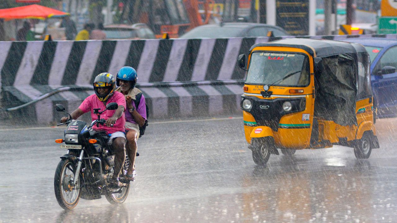 TN Weather: தமிழகத்தில் நாளை 11 மாவட்டங்களுக்கு கனமழை எச்சரிக்கை!