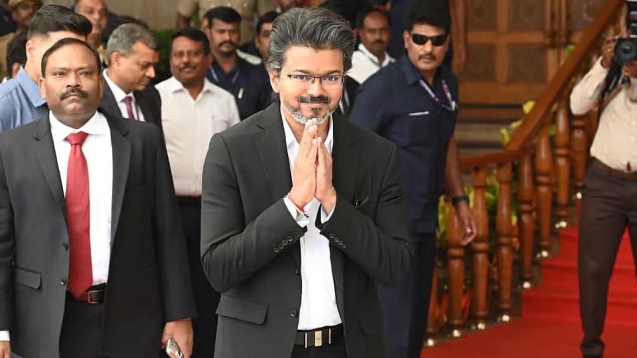 காங்கிரஸ் தலைவர்கள் சந்திப்பு ரத்து.. சென்னை புறப்பட்டார் முதல்வர் விஜய்!