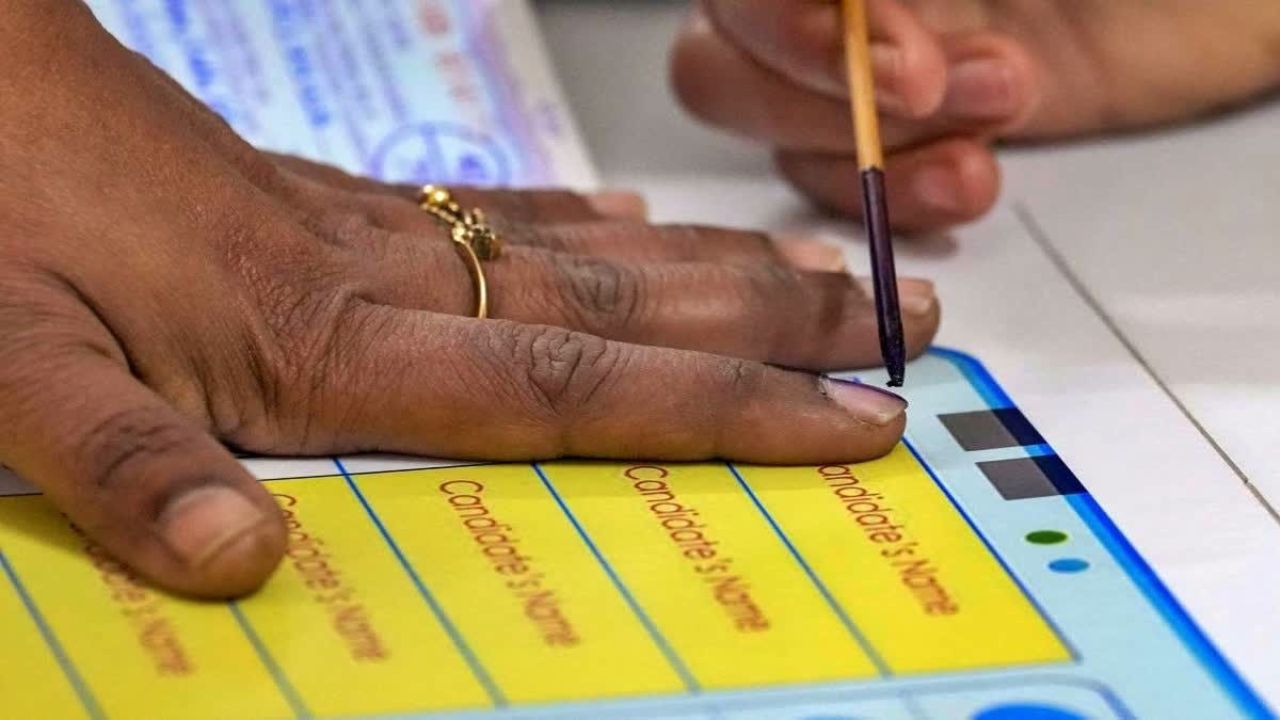 தமிழகத்தில் காலியாக உள்ள 5 தொகுதிகள்: இடைத்தேர்தல் எப்போது?