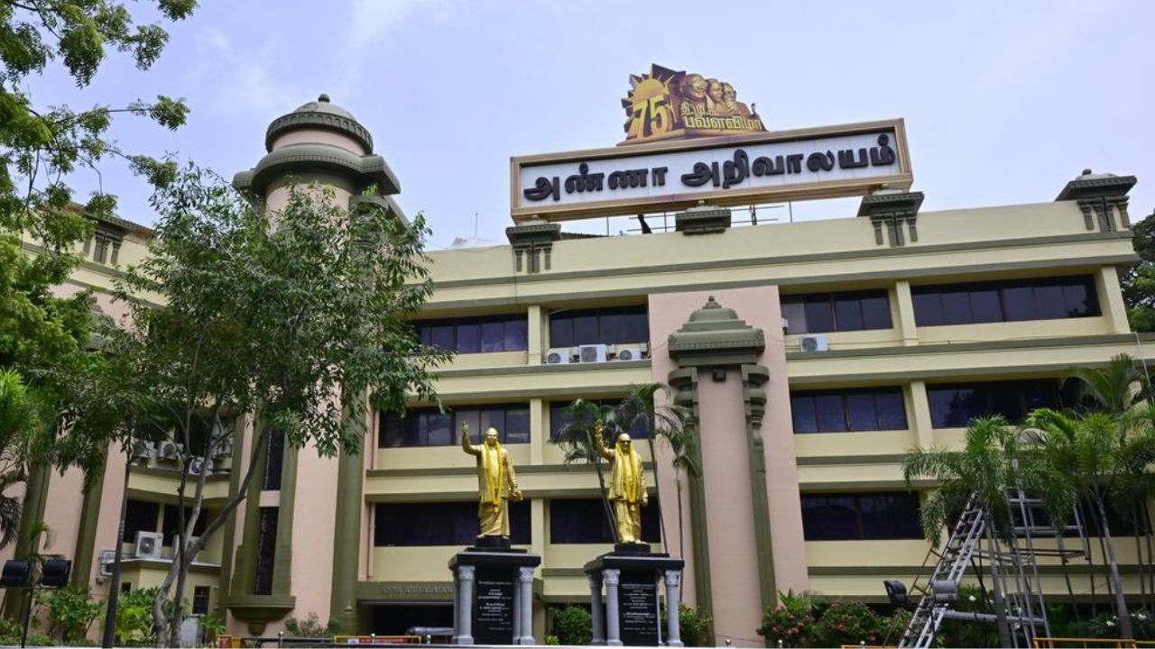 இனி தனித்து போட்டி.. மா.செ.க்கள் எண்ணிக்கை அதிகரிக்க திட்டம்.. திமுகவின் அதிரடி பிளான்!
