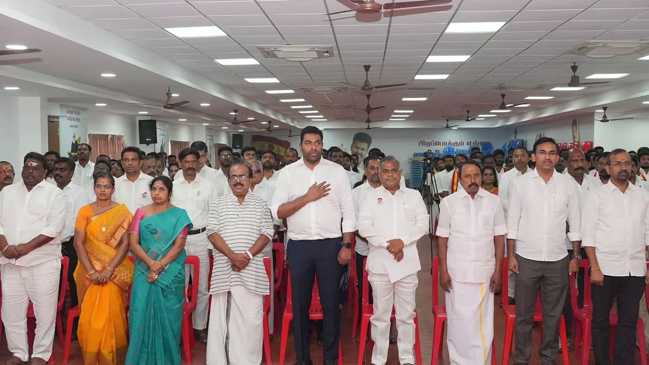 நாளை தவெக எம்எல்ஏ-க்கள், மா.செ.க்கள் அவசர ஆலோசனை கூட்டம்: புஸ்ஸி ஆனந்த் தலைமை!