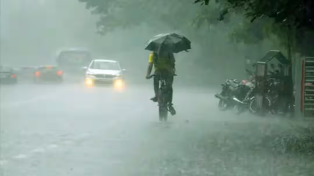 TN Weather: 5 மாவட்டங்களில் இடி மின்னலுடன் மழை.. வானிலை ஆய்வு மையம் தகவல்!
