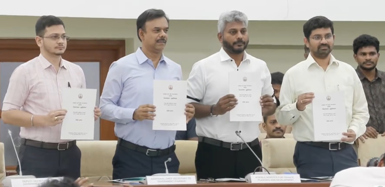 ஊழலற்ற நிர்வாகம் மூலமே நிதிபற்றாக்குறைக்கு தீர்வு காண முடியும்: அமைச்சர் மரியா வில்சன் ! 