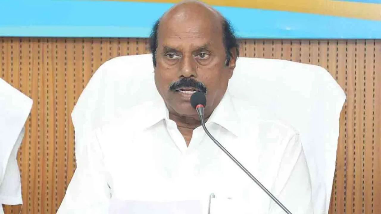 காலையிலேயே அதிரடியில் இறங்கிய லஞ்ச ஒழிப்புத்துறை.. மாஜி அமைச்சர் எ.வ.வேலு வீட்டில் ரெய்டு!