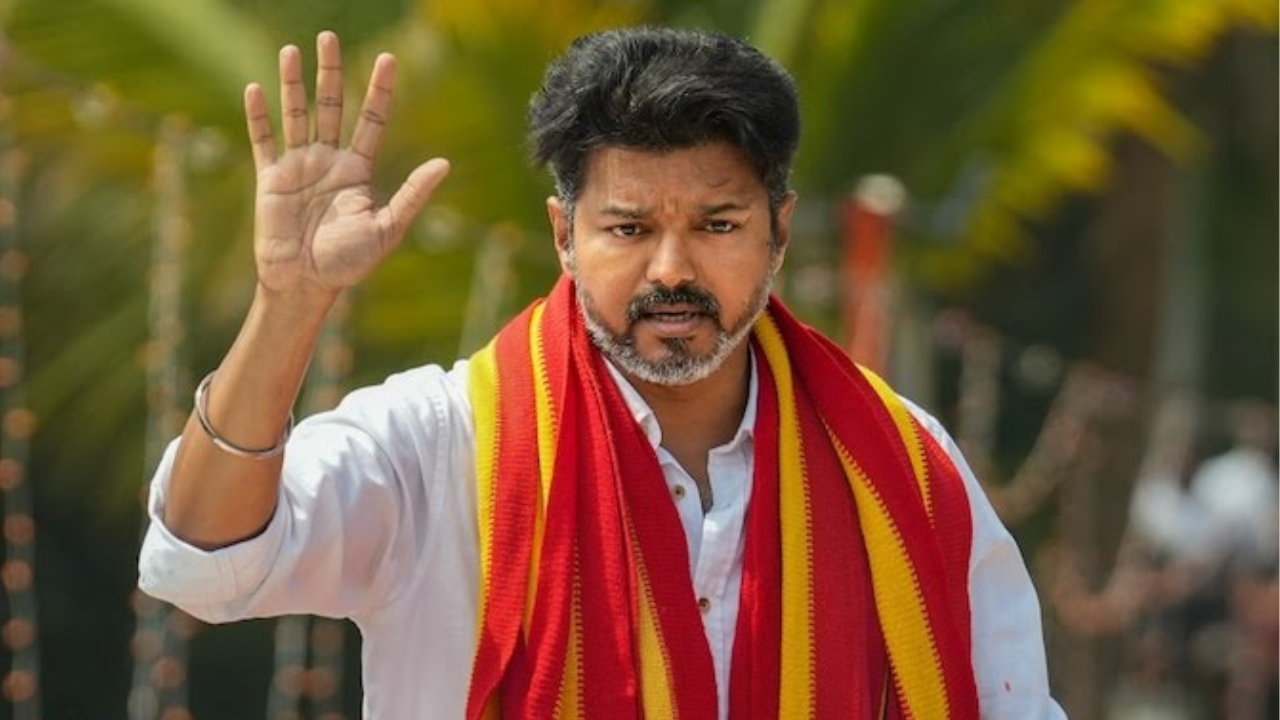 கரூருக்கு செல்கிறாரா முதல்வர் விஜய்?... நெரிசல் விபத்தில் உயிரிழந்தோரின் குடும்பங்களை நேரில் சந்திக்க திட்டம்!