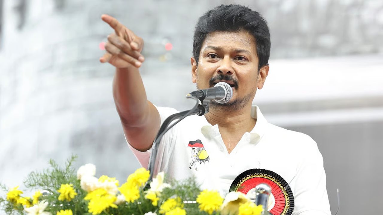 காவலர்கள் நியமனம் தள்ளிவைப்பு: இளைஞர்களின் எதிர்காலம் கேள்விக்குறி- உதயநிதி கண்டனம்!