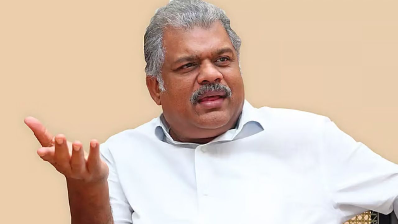 G.K. வாசன் மீண்டும் காங்கிரஸில்? TMC-யின் அடுத்த அரசியல் நகர்வு! G.K. வாசன் மீண்டும் காங்கிரஸில்? TMC-யின் அடுத்த அரசியல் நகர்வு!