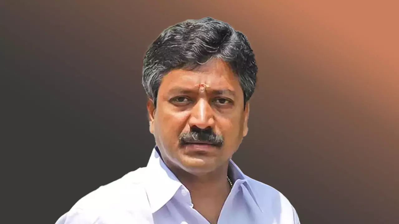 ஆட்டத்தை தொடங்கிய சிவிஎஸ்.. அதிருப்தி எம்.எல்.ஏக்களுடன் சீக்ரெட் மீட்டிங்!