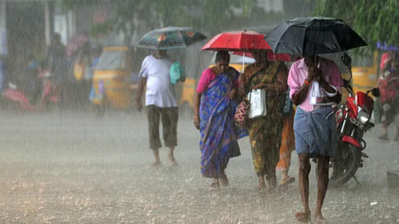TN Weather: பலத்த காற்றுடன் மழை வெளுத்து வாங்கும்.. வானிலை மையம் எச்சரிக்கை! TN Weather: பலத்த காற்றுடன் மழை வெளுத்து வாங்கும்.. வானிலை மையம் எச்சரிக்கை!