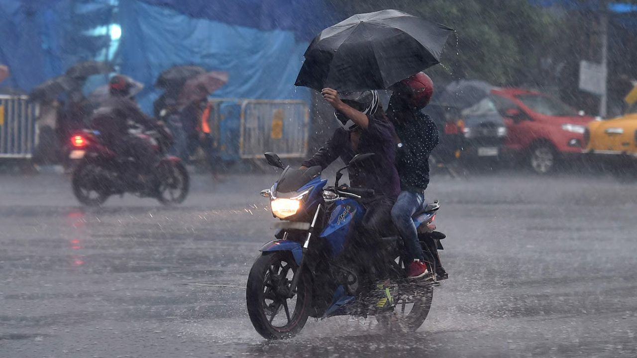 TN Weather: வெளுத்து வாங்கப்போகும் கனமழை.. வானிலை மையம் எச்சரிக்கை!